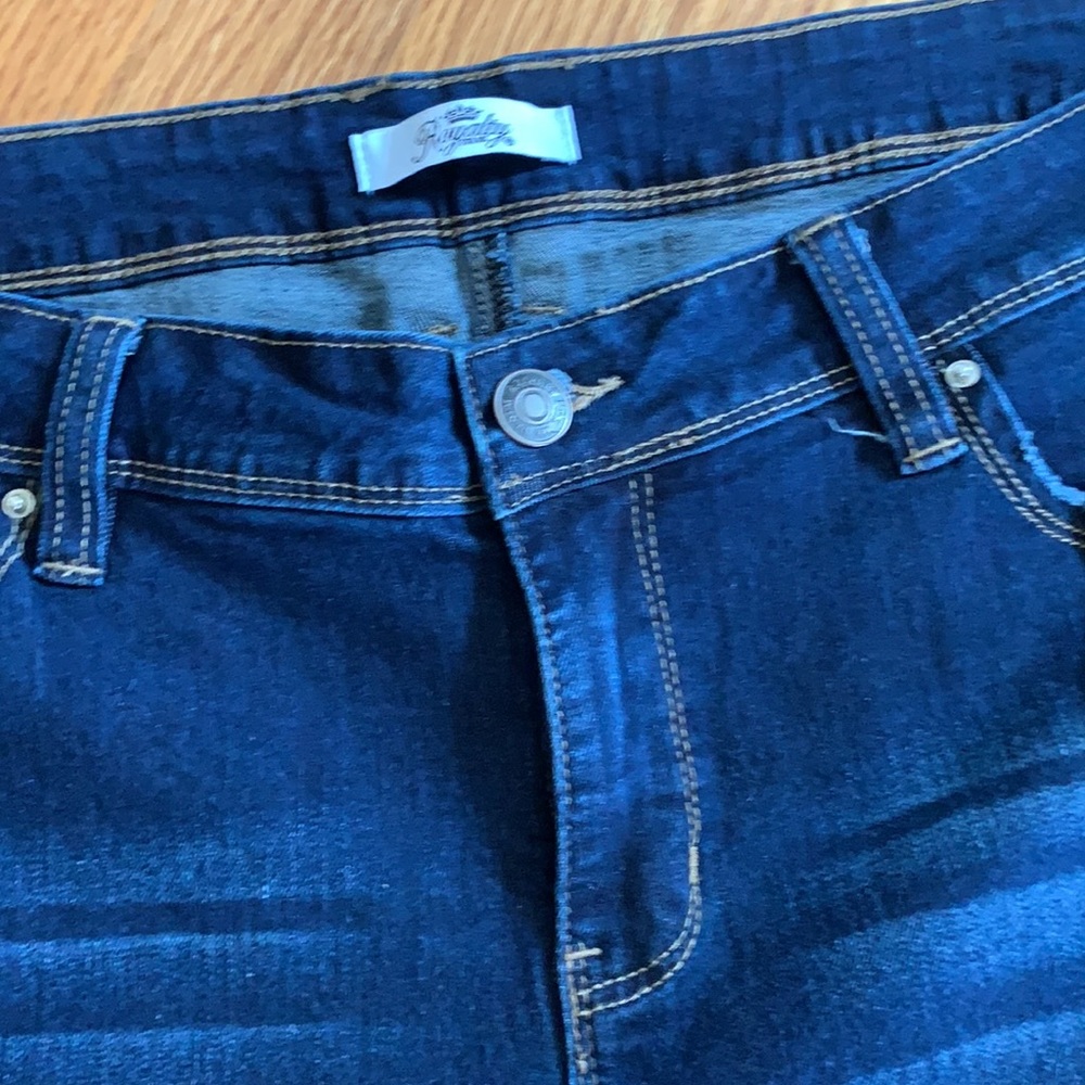🌸ROYALTY MID RISE BOOT JEANS🌸 - Picture 2 of 5